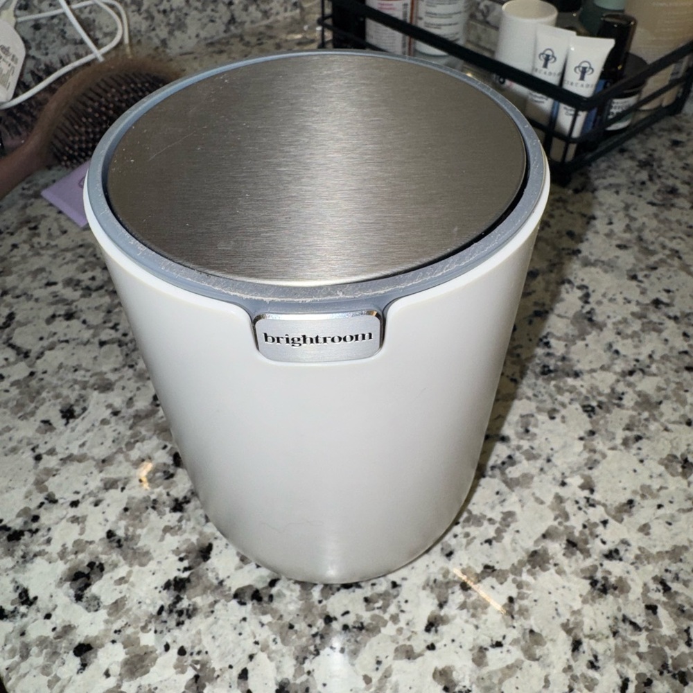 Brightroom Countertop Trash Bin - Picture 2 of 6